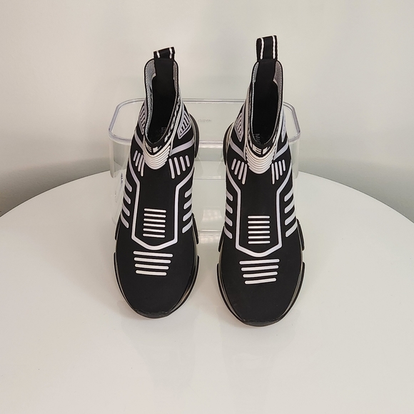 NEW Michael Kors Women's Kendra Stretch Knit Sock Sneaker Bootie Black Size - Picture 2 of 3